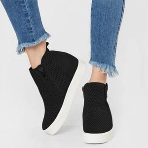 High-top Zipper Sneaker.